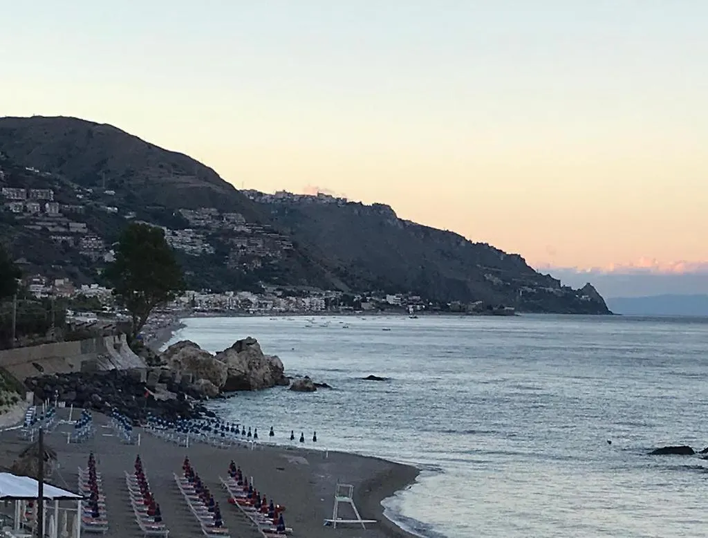 Taormina, Casa Mediterranea Sul Mare. Isola Bella. Taormina